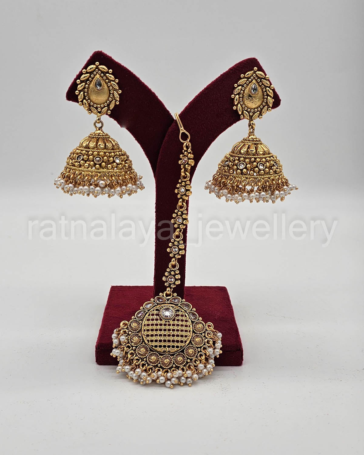 Oversized Jhumka set