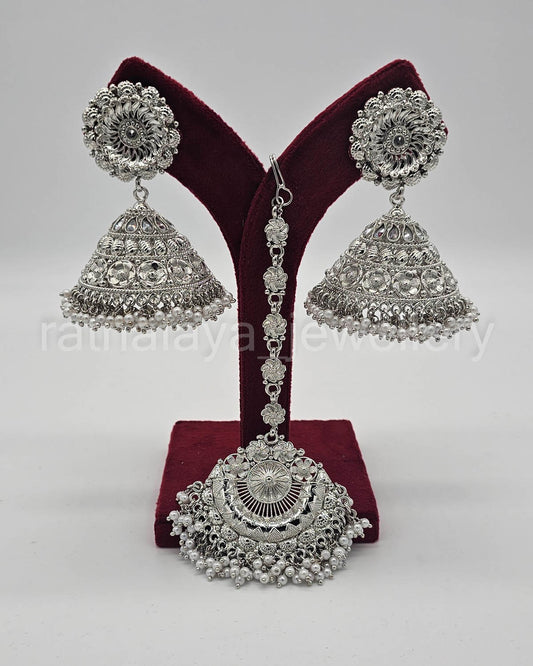 Oversized Jhumka set