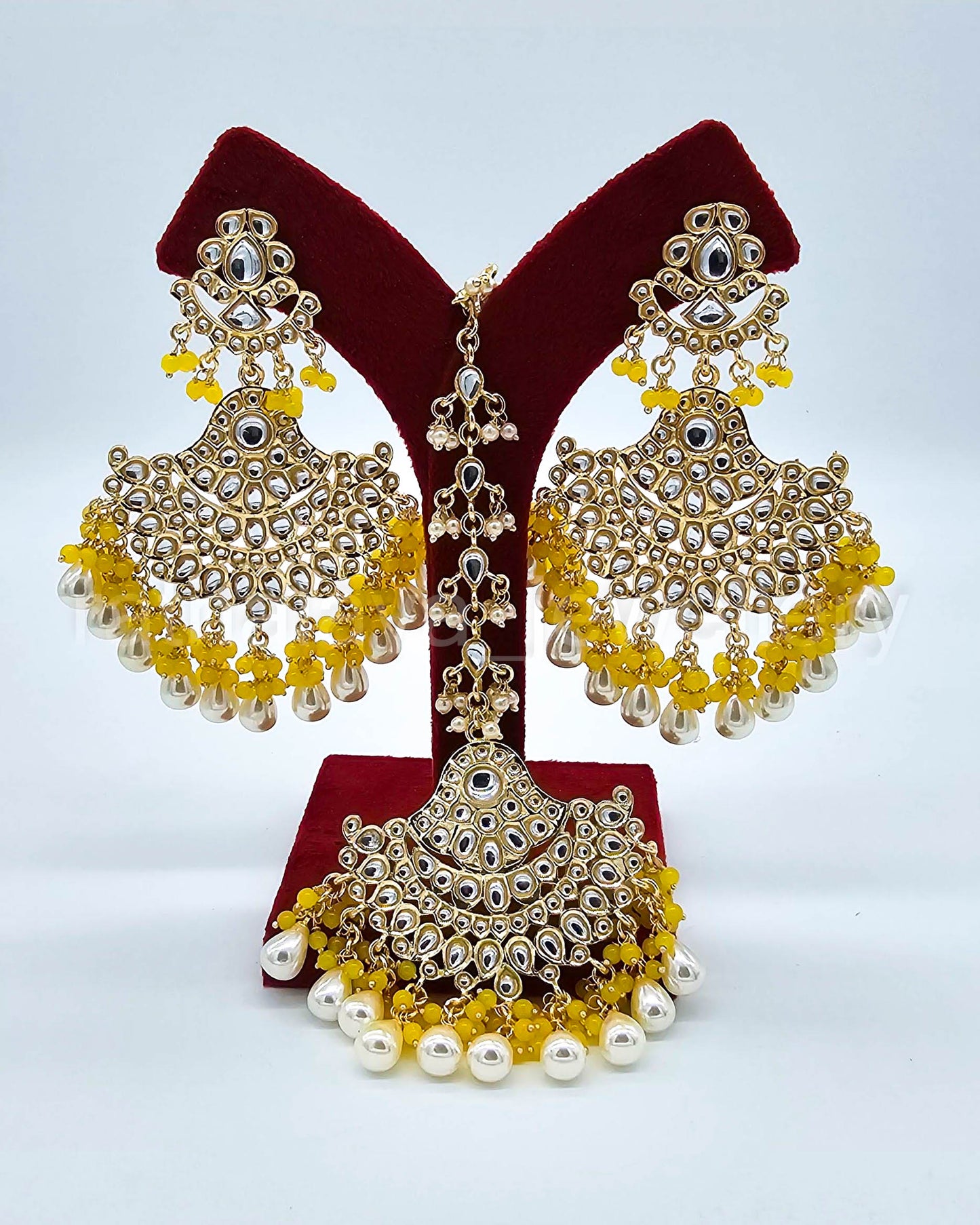 Kundan earring tikka set